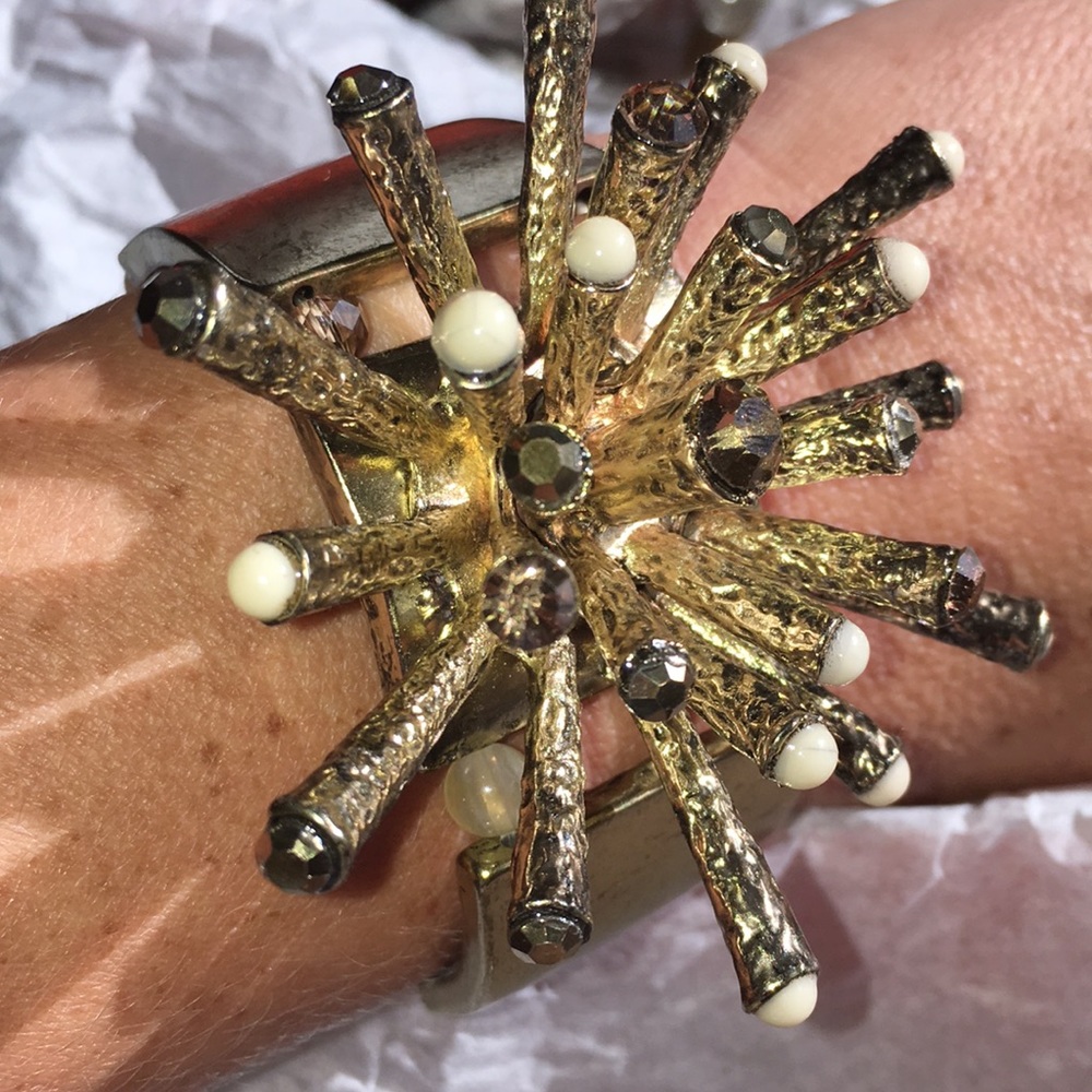 Gold Spiky Rhinestone Bracelet - Picture 5 of 9